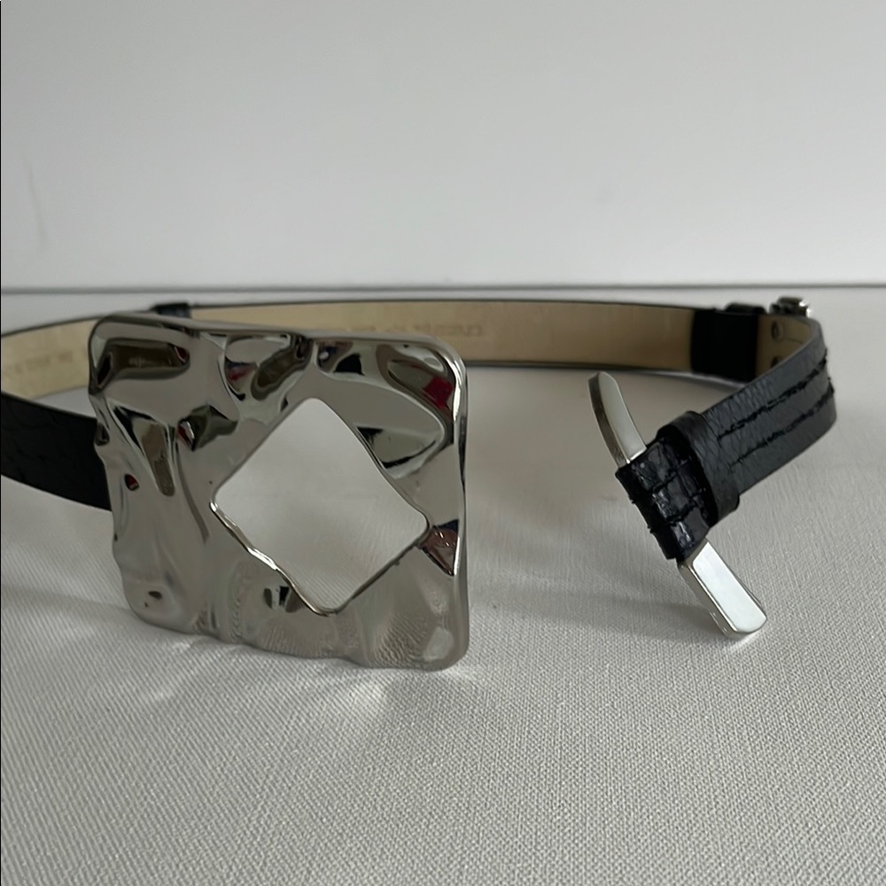 Stylish Black Belt with Silver Buckle - Picture 6 of 7